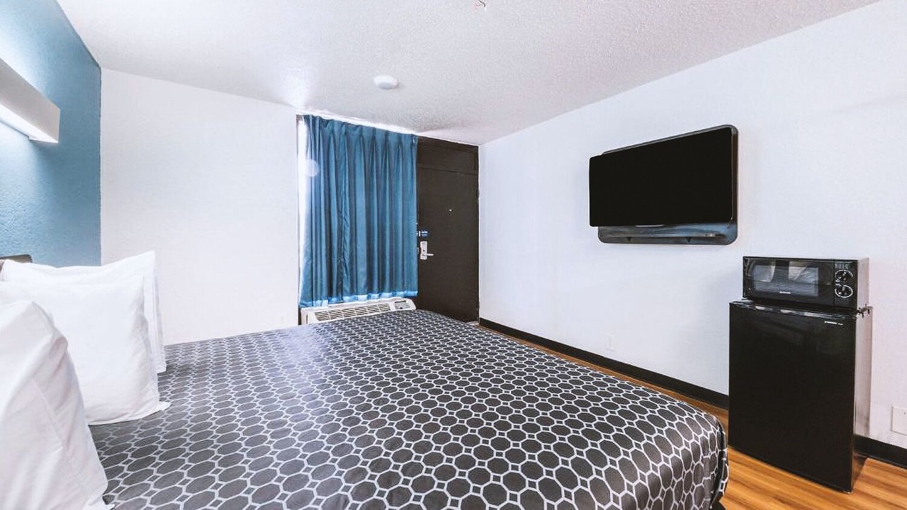 Photo of Bedroom in Beeville