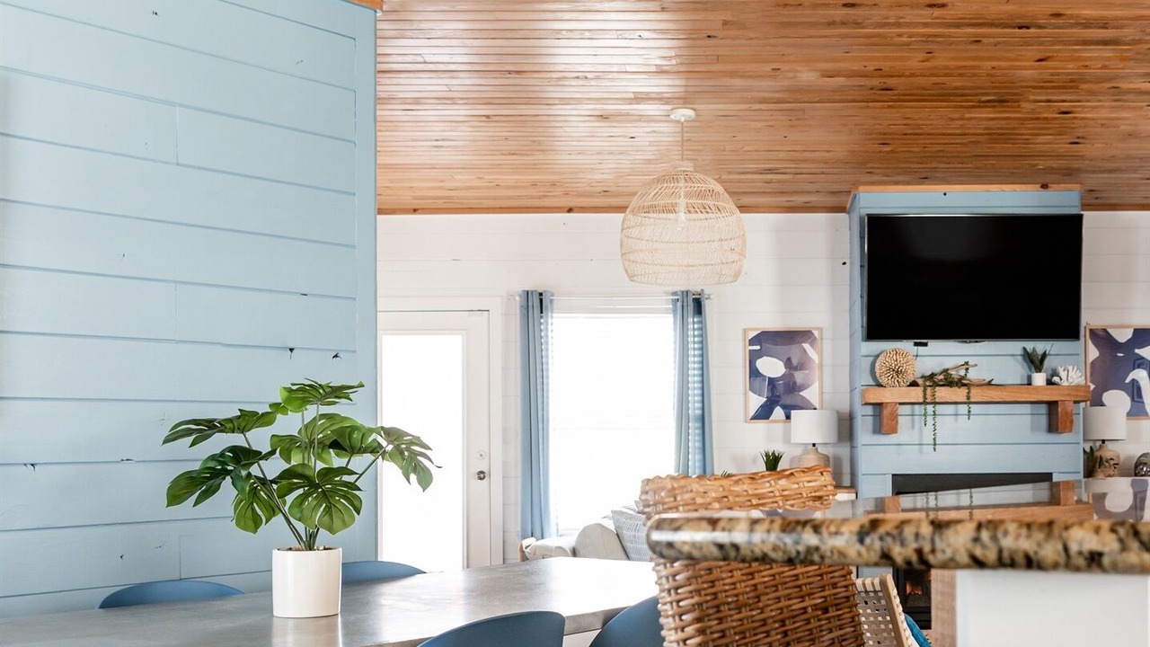 Photo of Bedroom in Crystal Beach