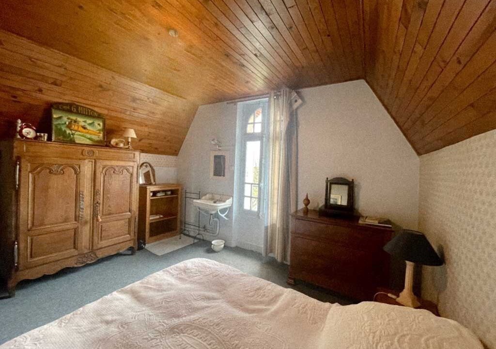 Photo of Bedroom in Saint-Jean-d'Asse