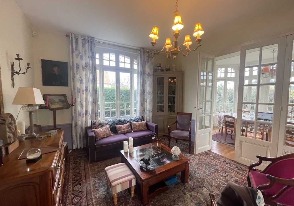 Photo of Livingroom in Saint-Jean-d'Asse