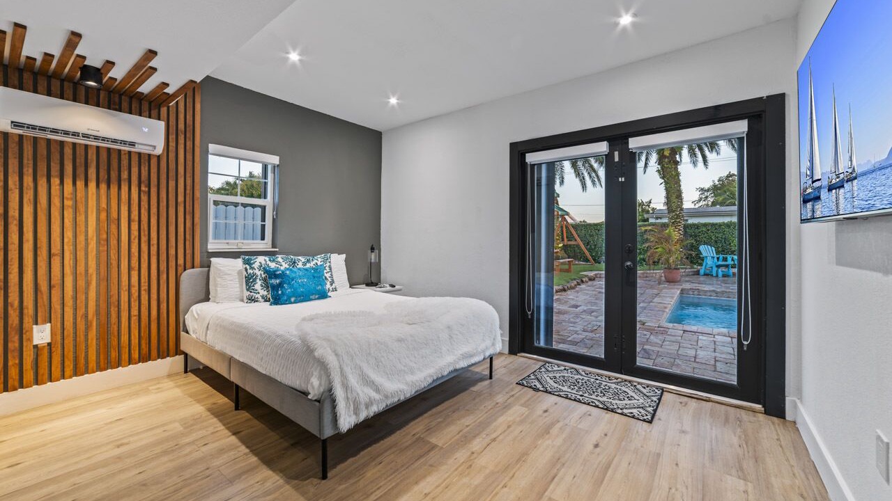 Photo of Bedroom in Carol City