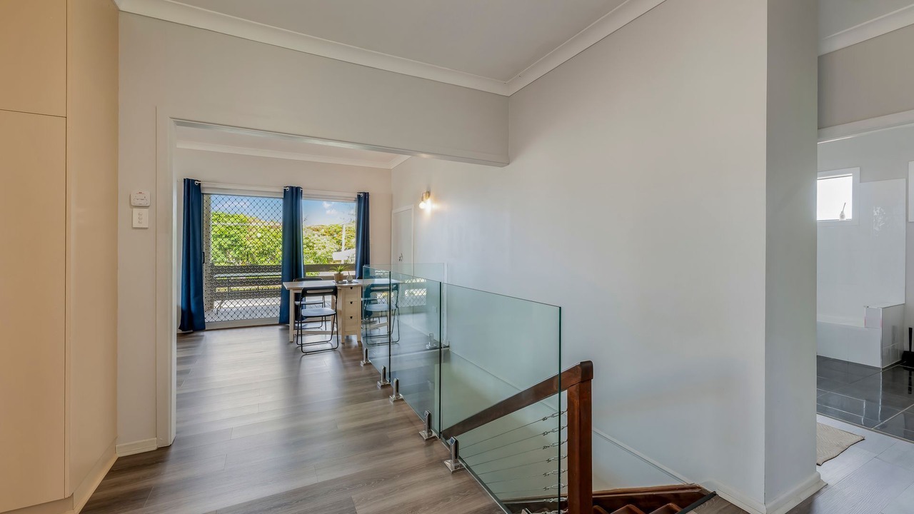 Photo of Others in Elliott Heads