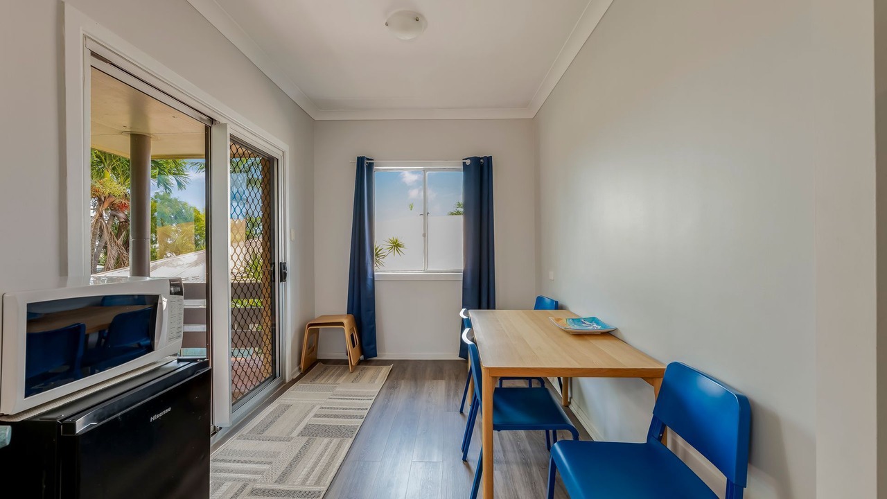 Photo of Others in Elliott Heads