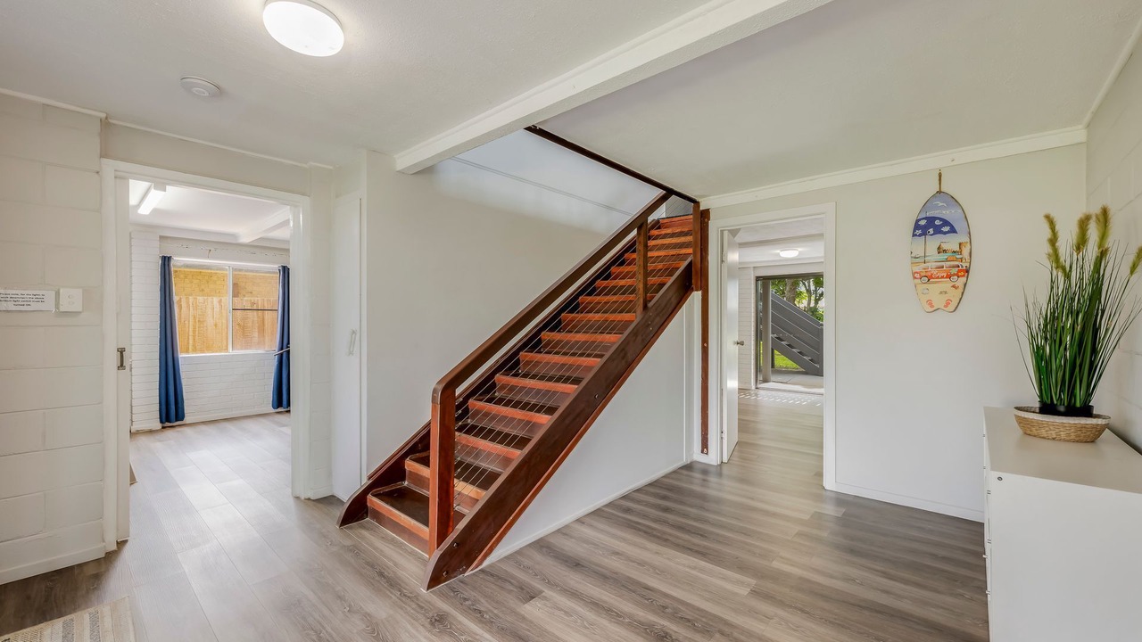 Photo of Others in Elliott Heads