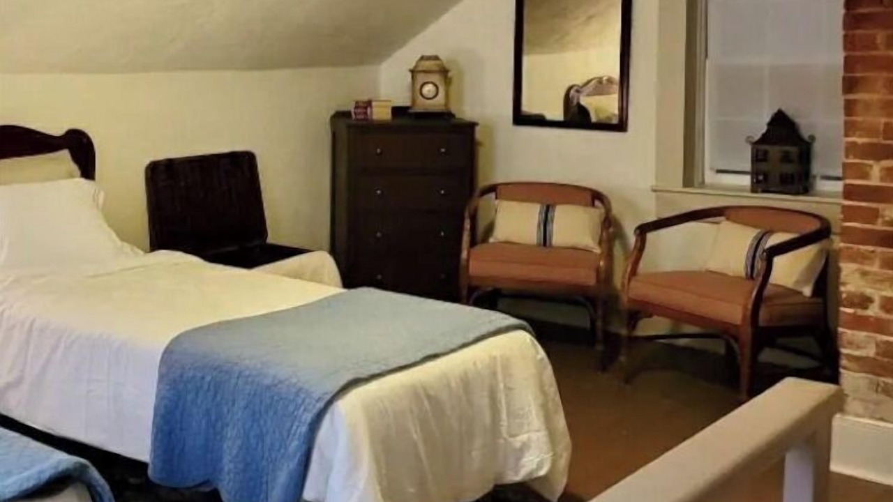 Photo of Bedroom in Lake Forest Estates