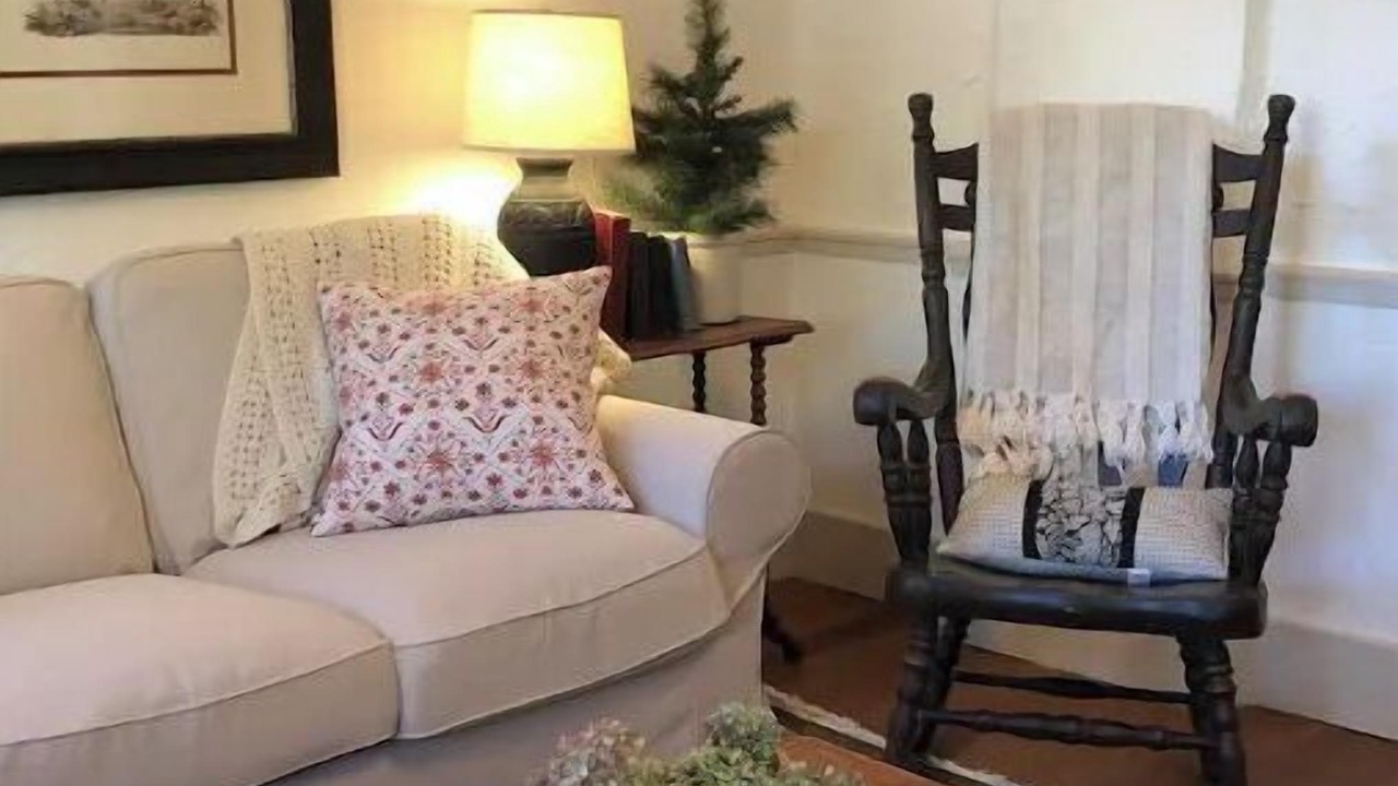 Photo of Livingroom in Lake Forest Estates