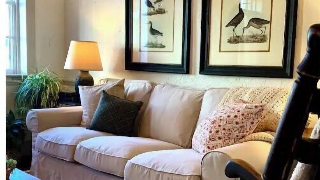 Photo of Livingroom in Lake Forest Estates