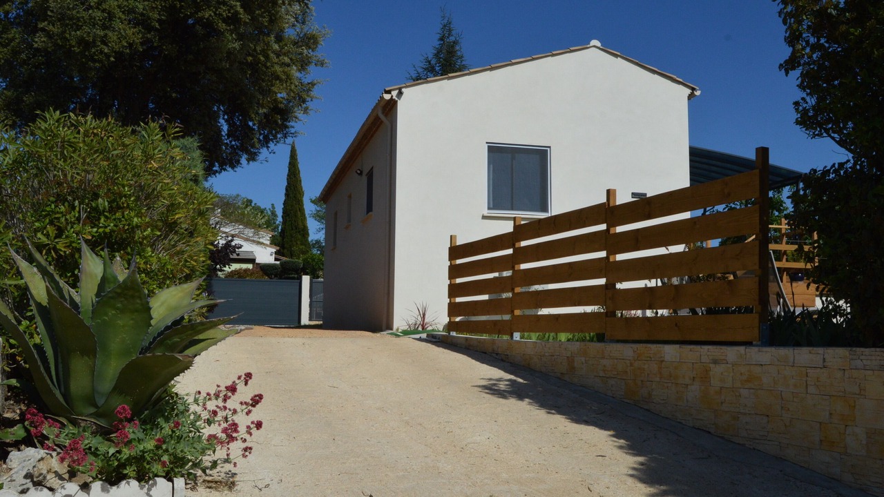 Photo of Outdoor in Flaux