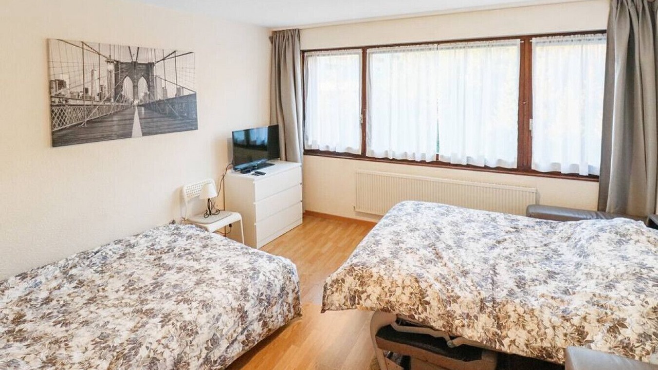 Photo of Bedroom in Lens