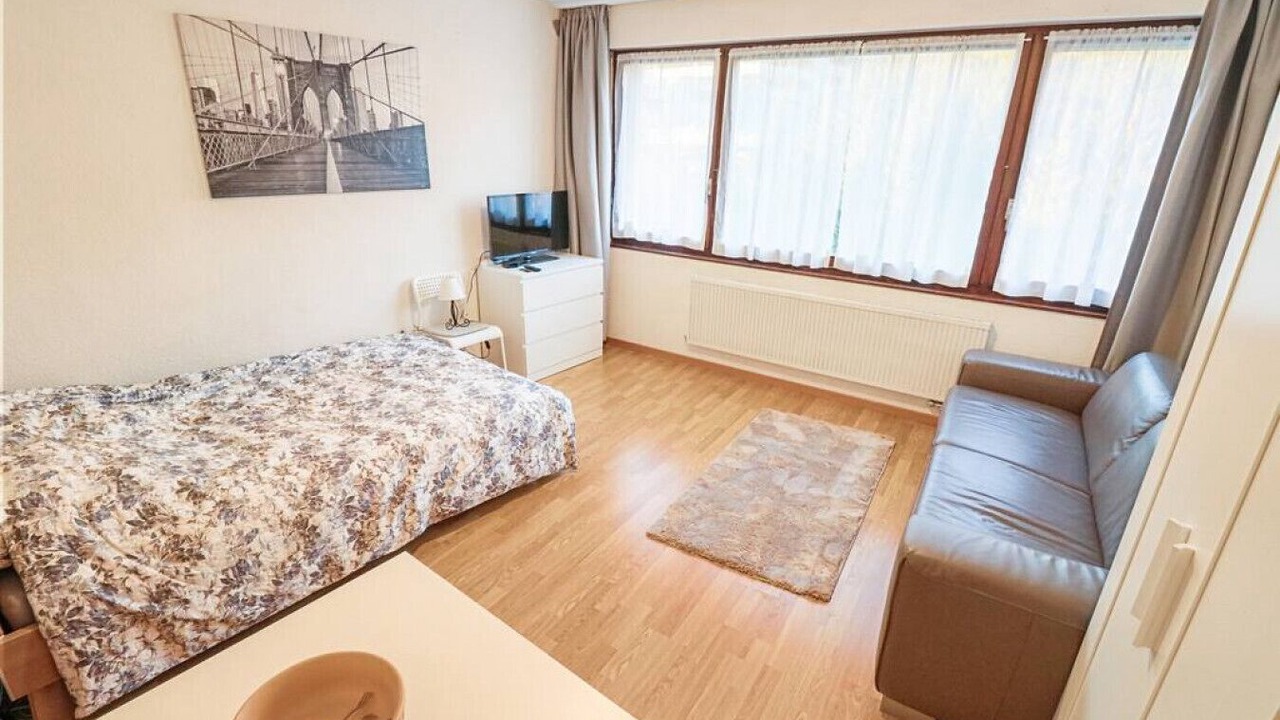 Photo of Bedroom in Lens