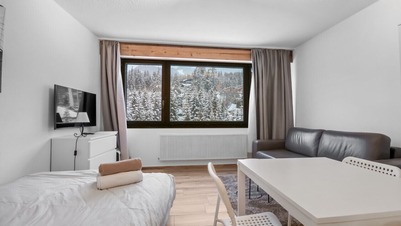Photo of Bedroom in Lens