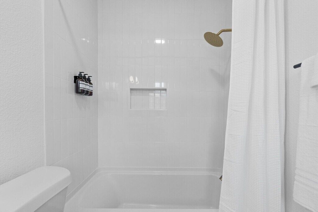 Photo of Bathroom in East Riverside - Oltorf