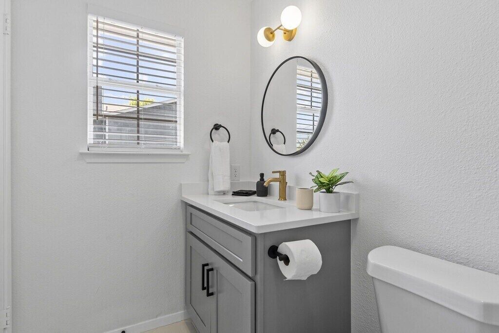 Photo of Bathroom in East Riverside - Oltorf