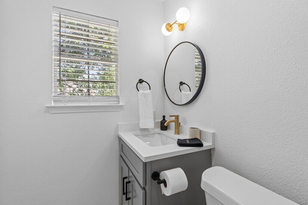 Photo of Bathroom in East Riverside - Oltorf