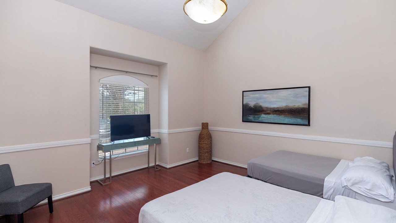Photo of Bedroom in South Side