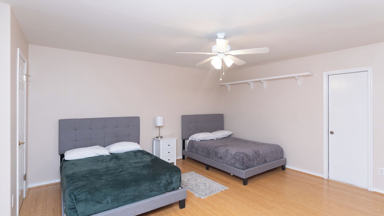 Photo of Bedroom in South Side