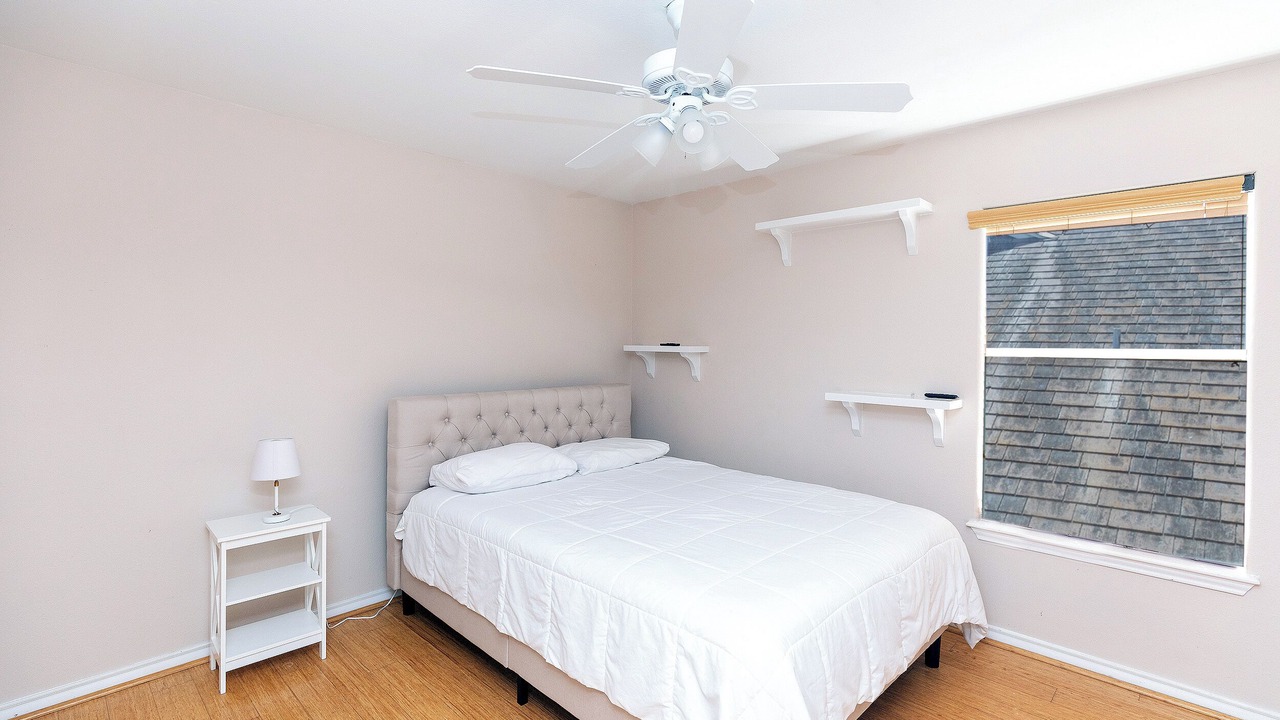 Photo of Bedroom in South Side