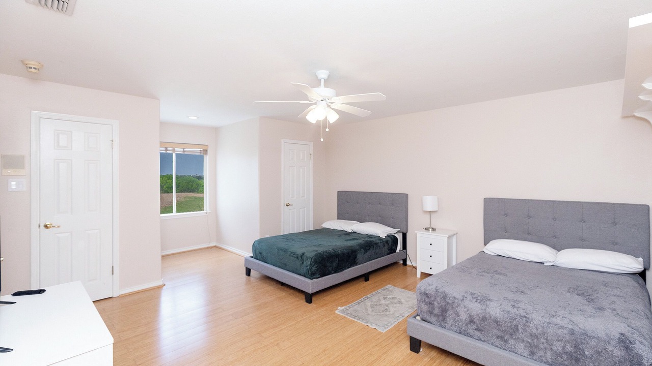 Photo of Bedroom in South Side