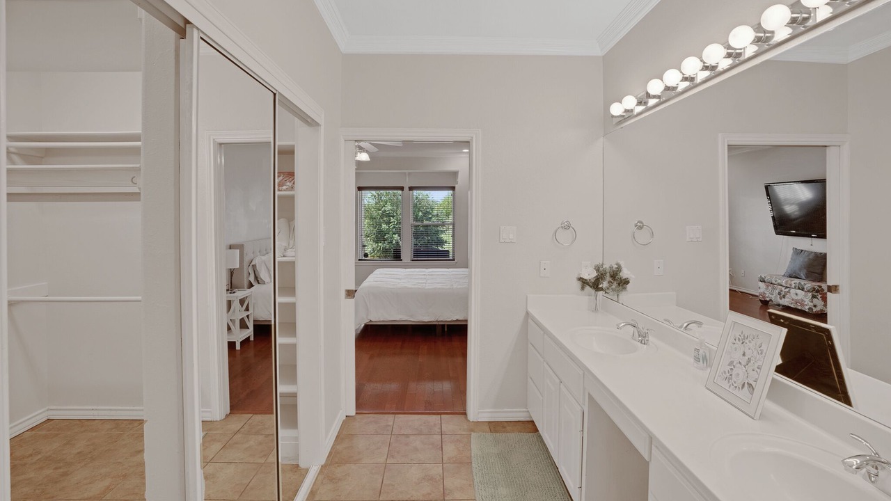Photo of Bedroom in South Side