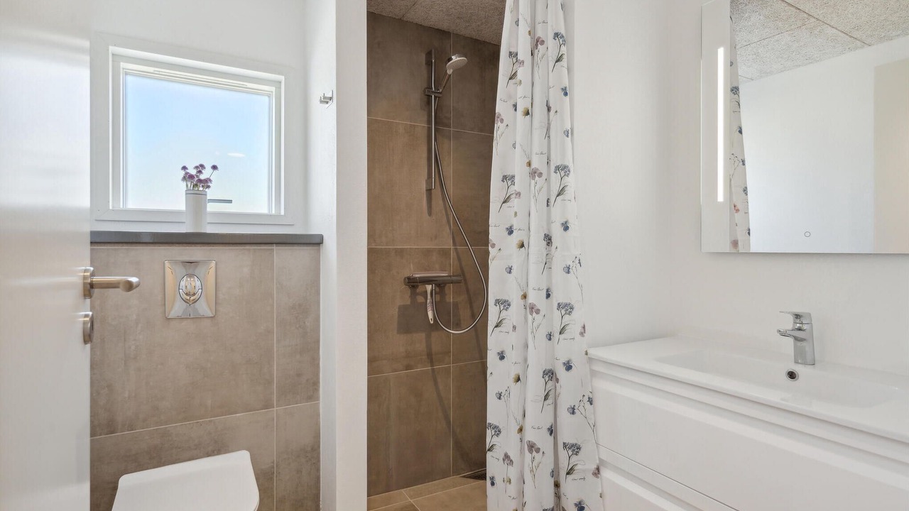Photo of Bathroom in Skaven Strand