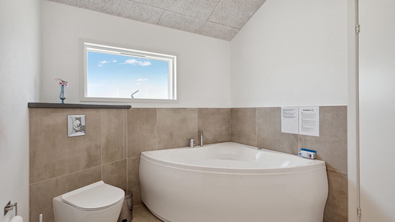 Photo of Bathroom in Skaven Strand