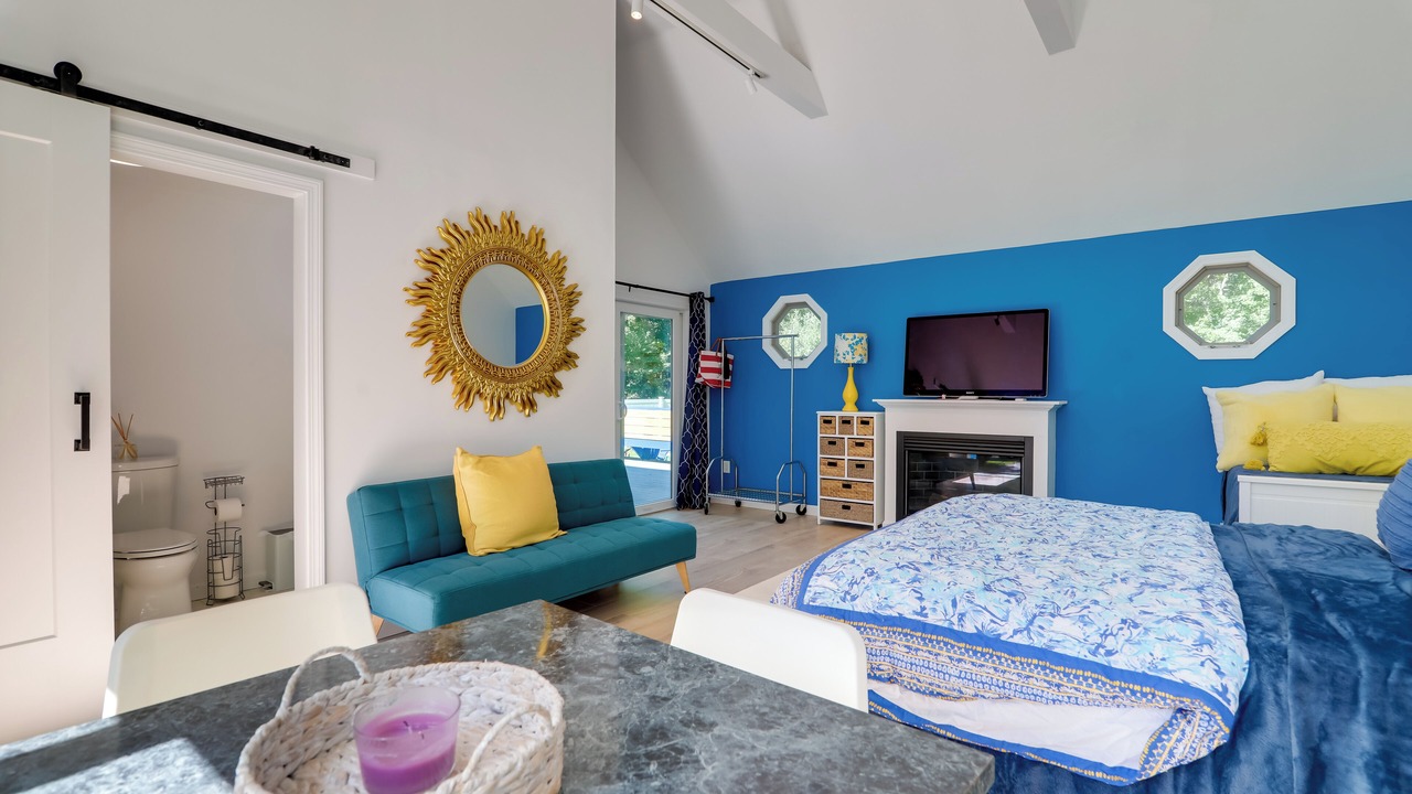 Photo of Livingroom in Marstons Mills