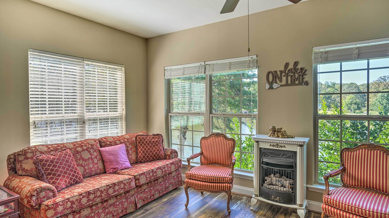 Photo of Livingroom in Trenton