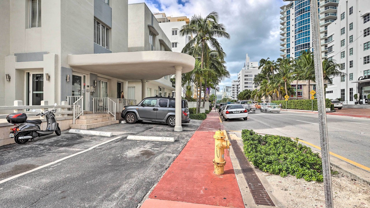 Photo of Others in Mid Beach