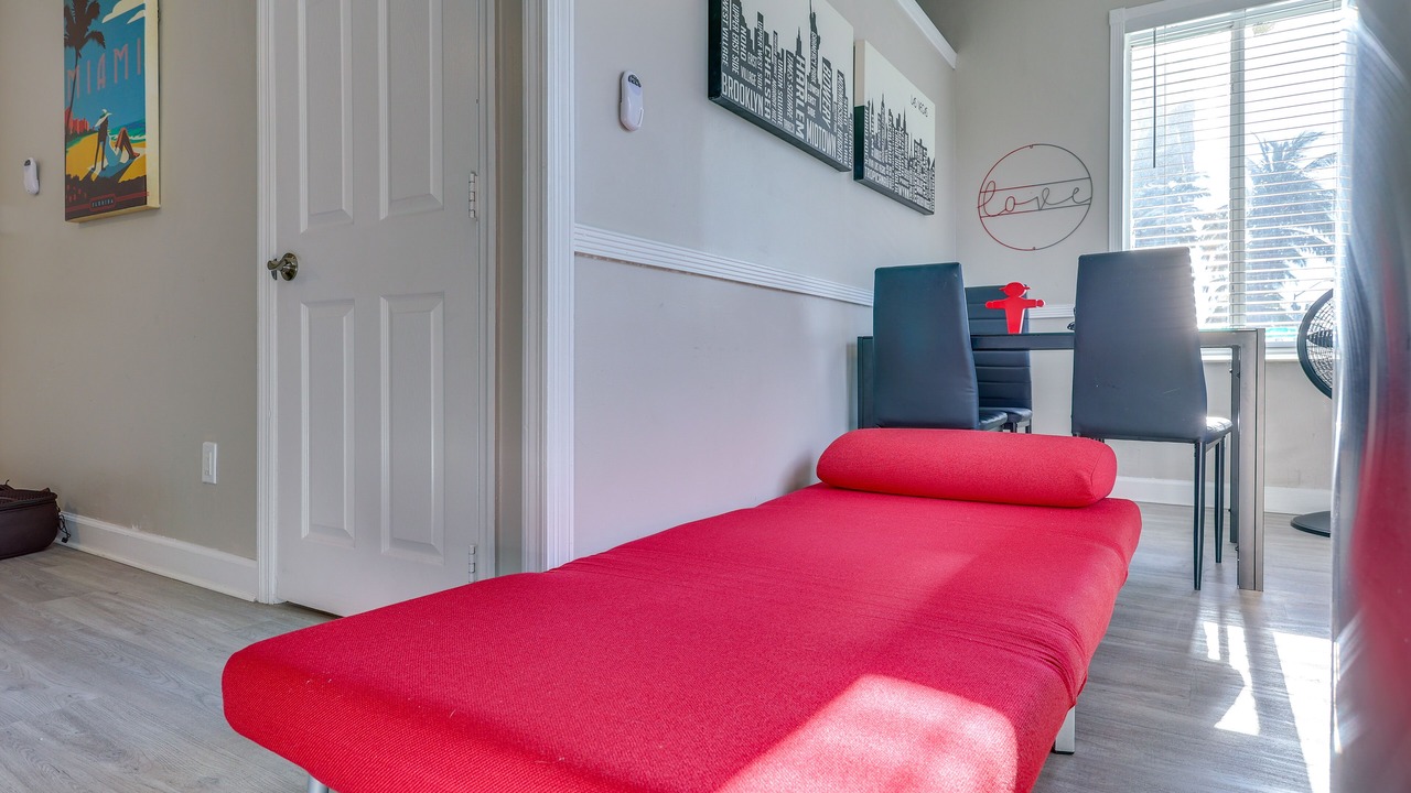 Photo of Others in Mid Beach