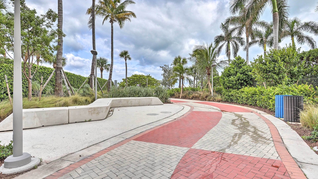 Photo of Others in Mid Beach