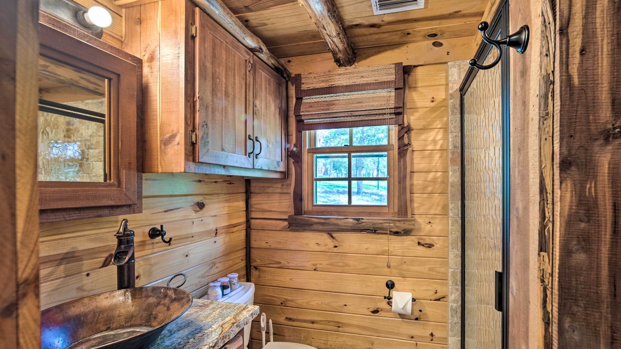 Photo of Bathroom in Edom