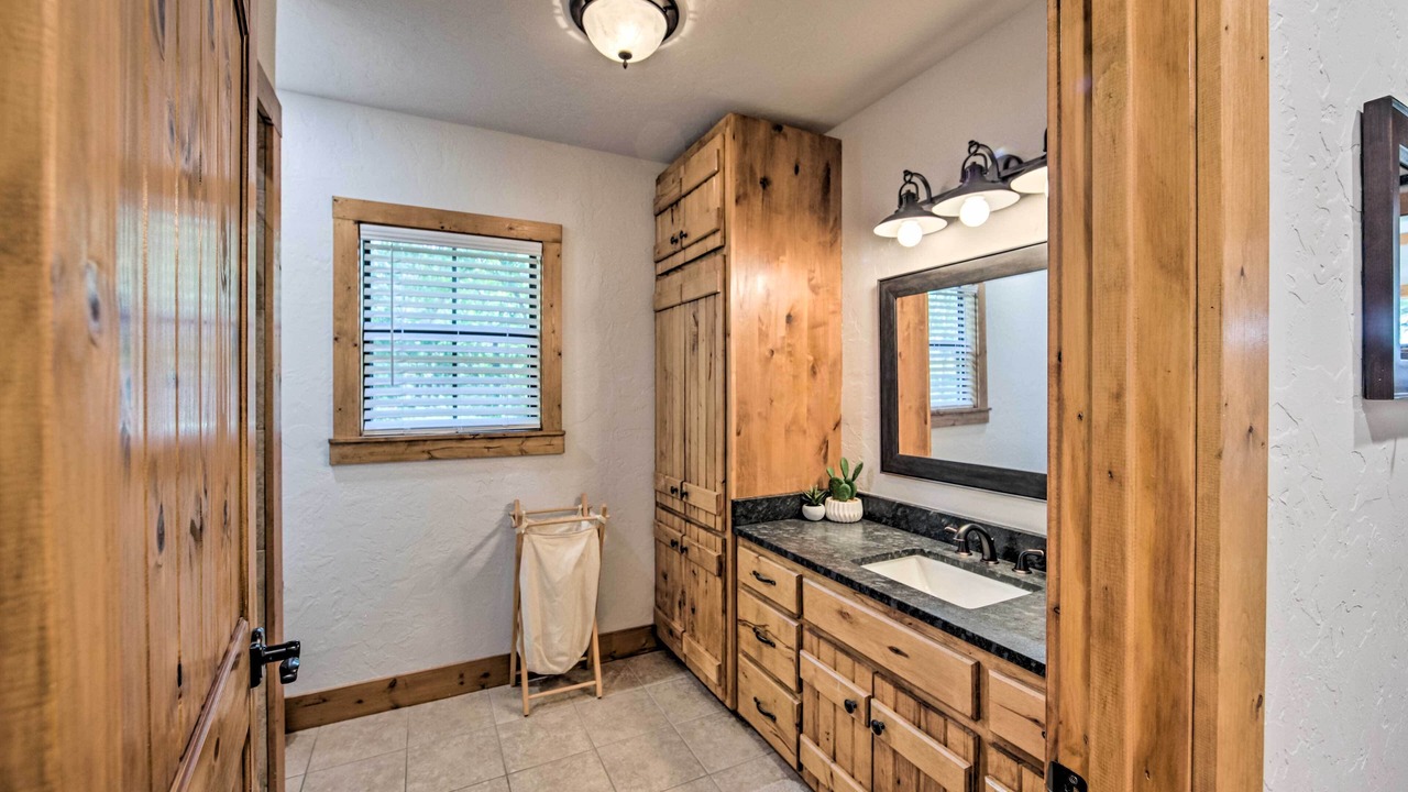 Photo of Bathroom in Edom