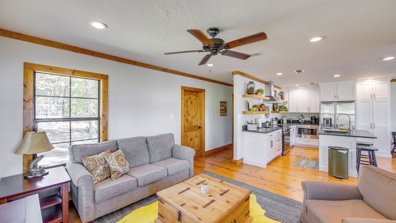 Photo of Livingroom in Edom