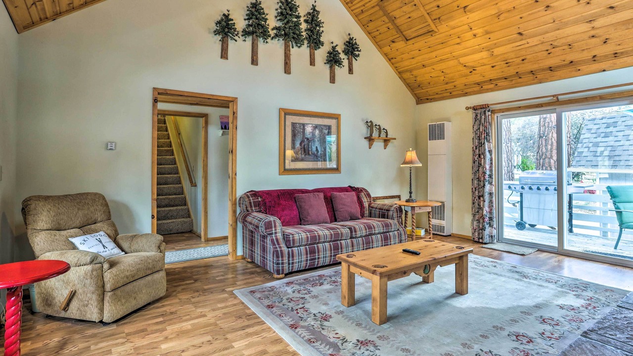 Photo of Livingroom in Whispering Forest