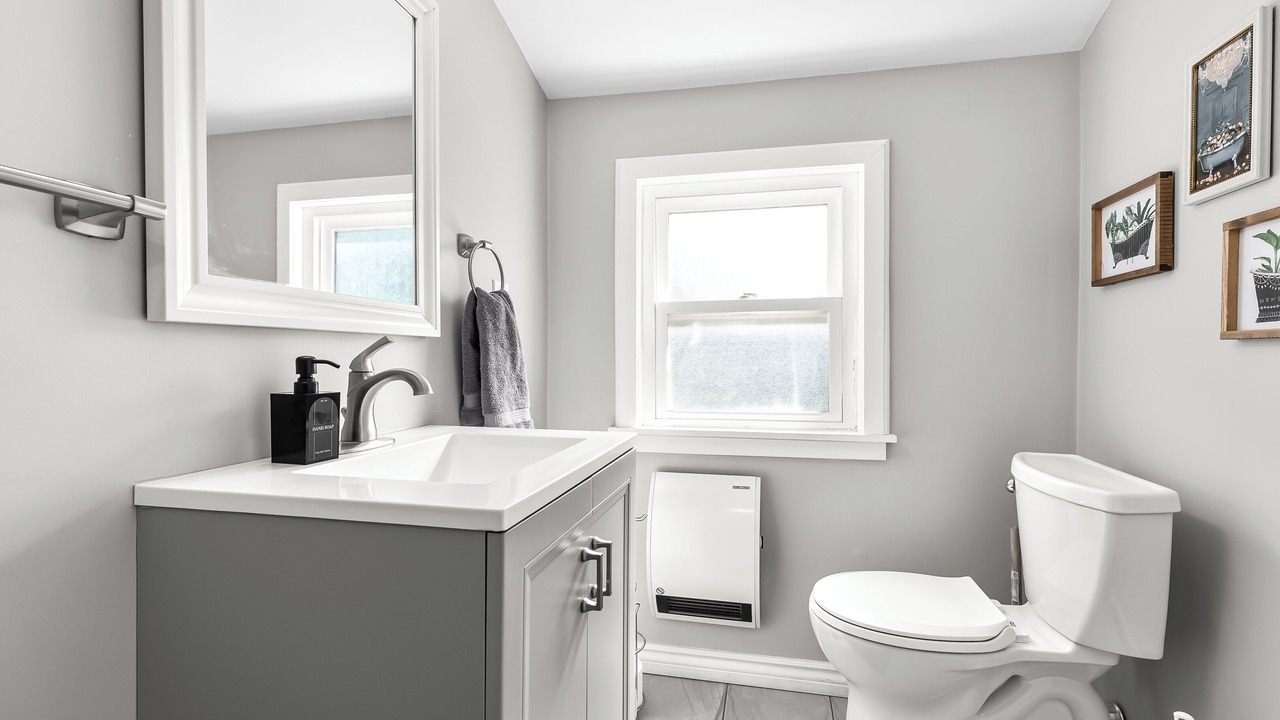 Photo of Bathroom in Warren