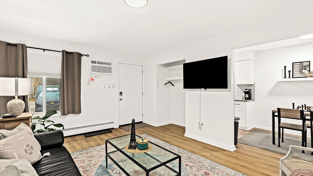 Photo of Bedroom in Mount Clemens