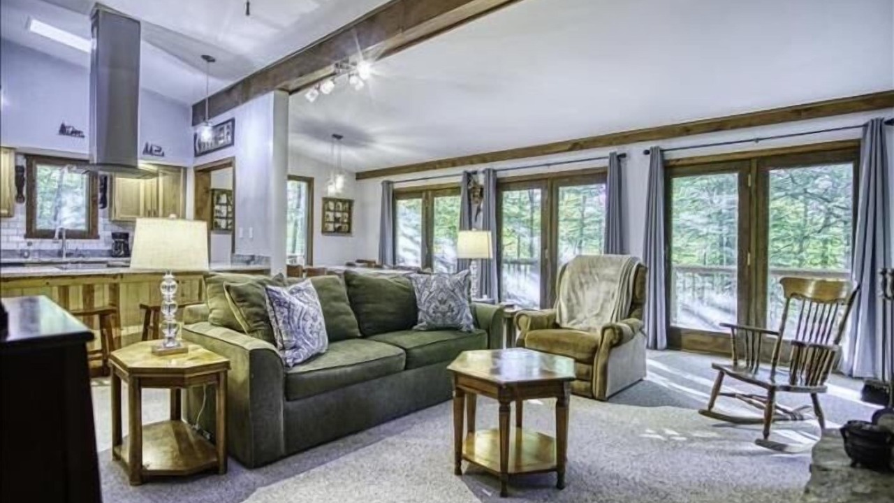 Photo of Livingroom in Old Timberline