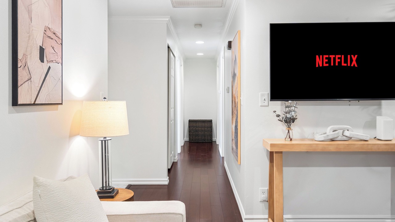 Photo of Livingroom in Education Hill