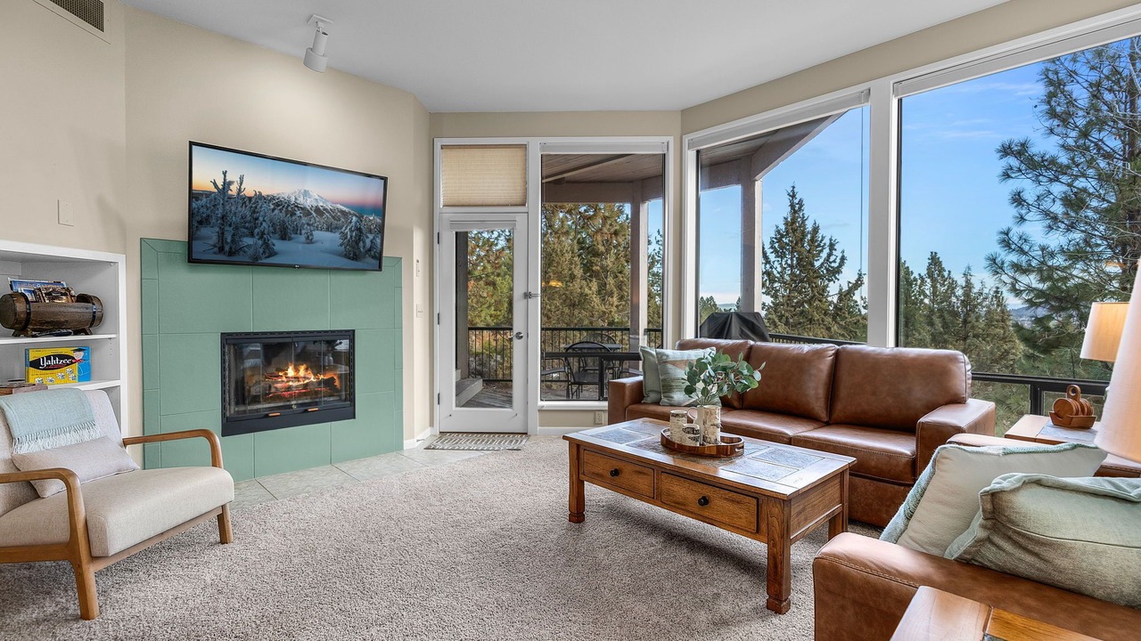 Photo of Livingroom in Century West