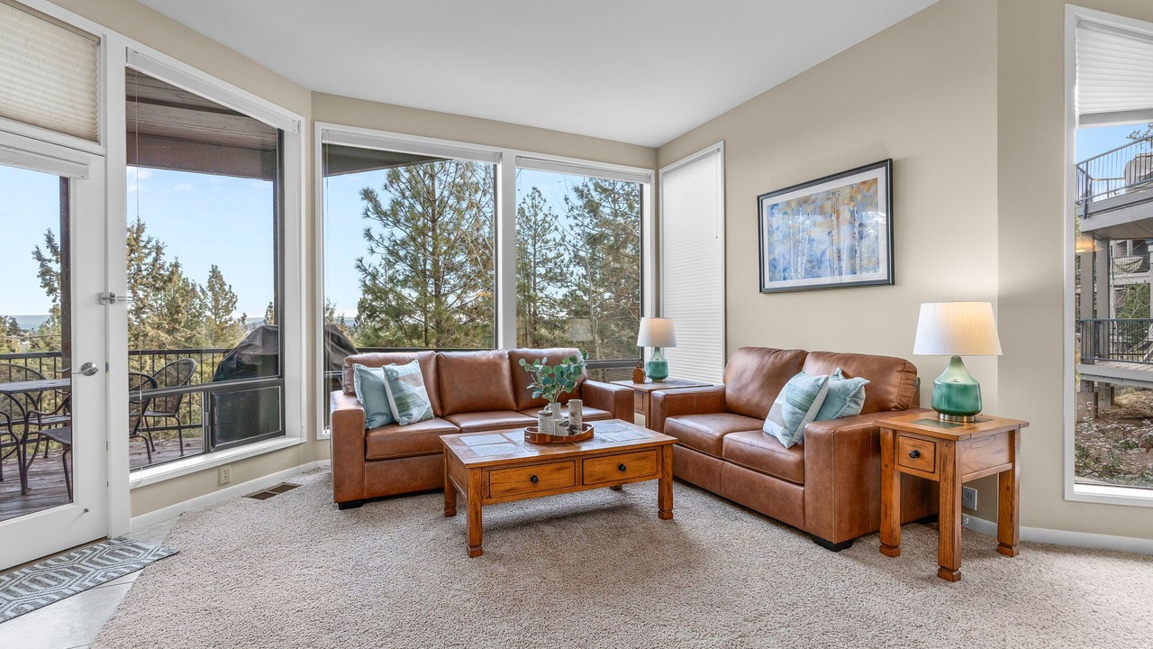 Photo of Livingroom in Century West