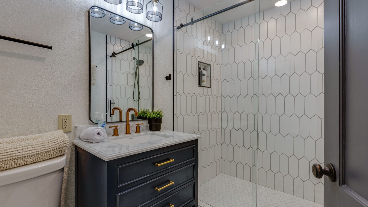Photo of Bathroom in Lavon