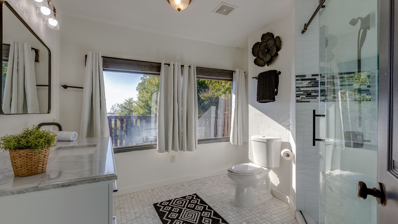 Photo of Bathroom in Lavon