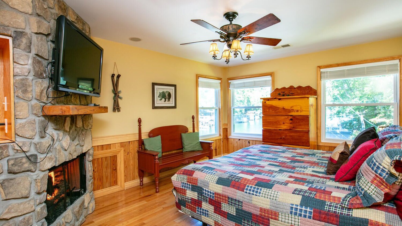 Photo of Livingroom in Lake Lure