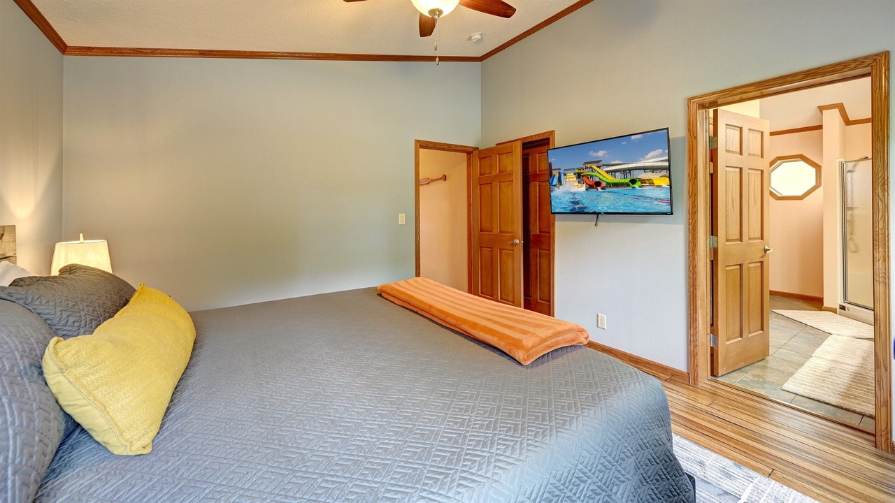 Photo of Bedroom in Wisconsin Dells