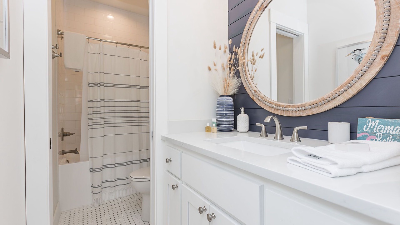 Photo of Bathroom in Carlton Landing