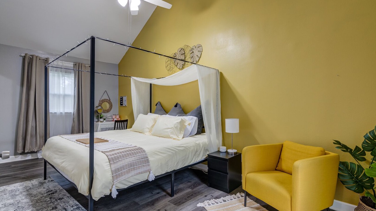Photo of Bedroom in South Kansas City