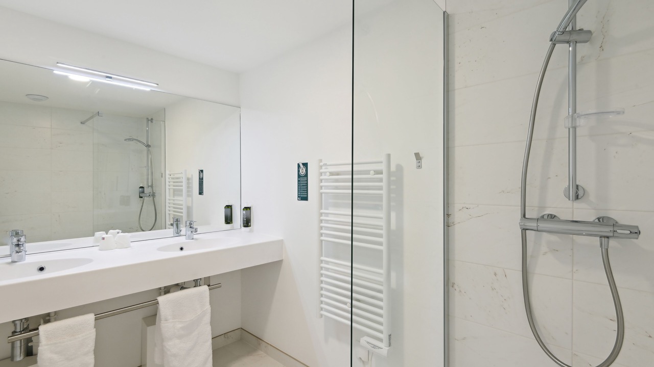 Photo of Bathroom in Colombes