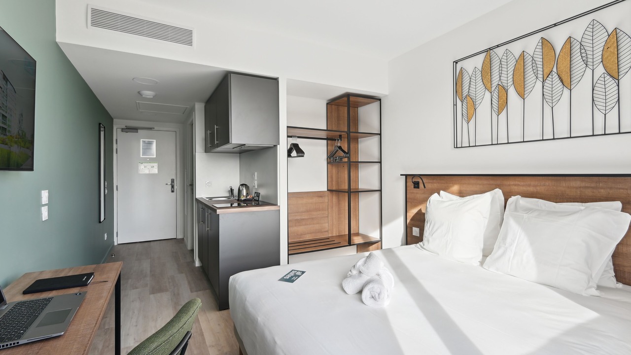 Photo of Bedroom in Colombes