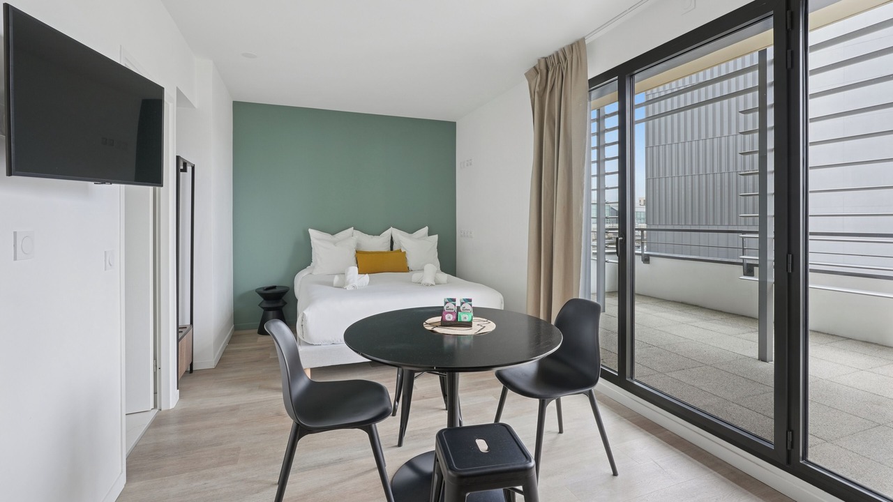 Photo of Bedroom in Colombes