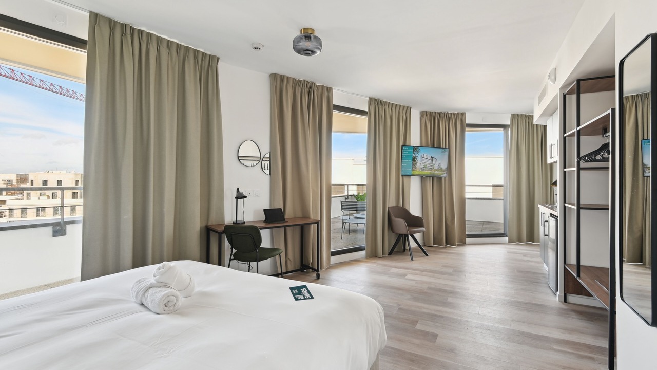 Photo of Bedroom in Colombes